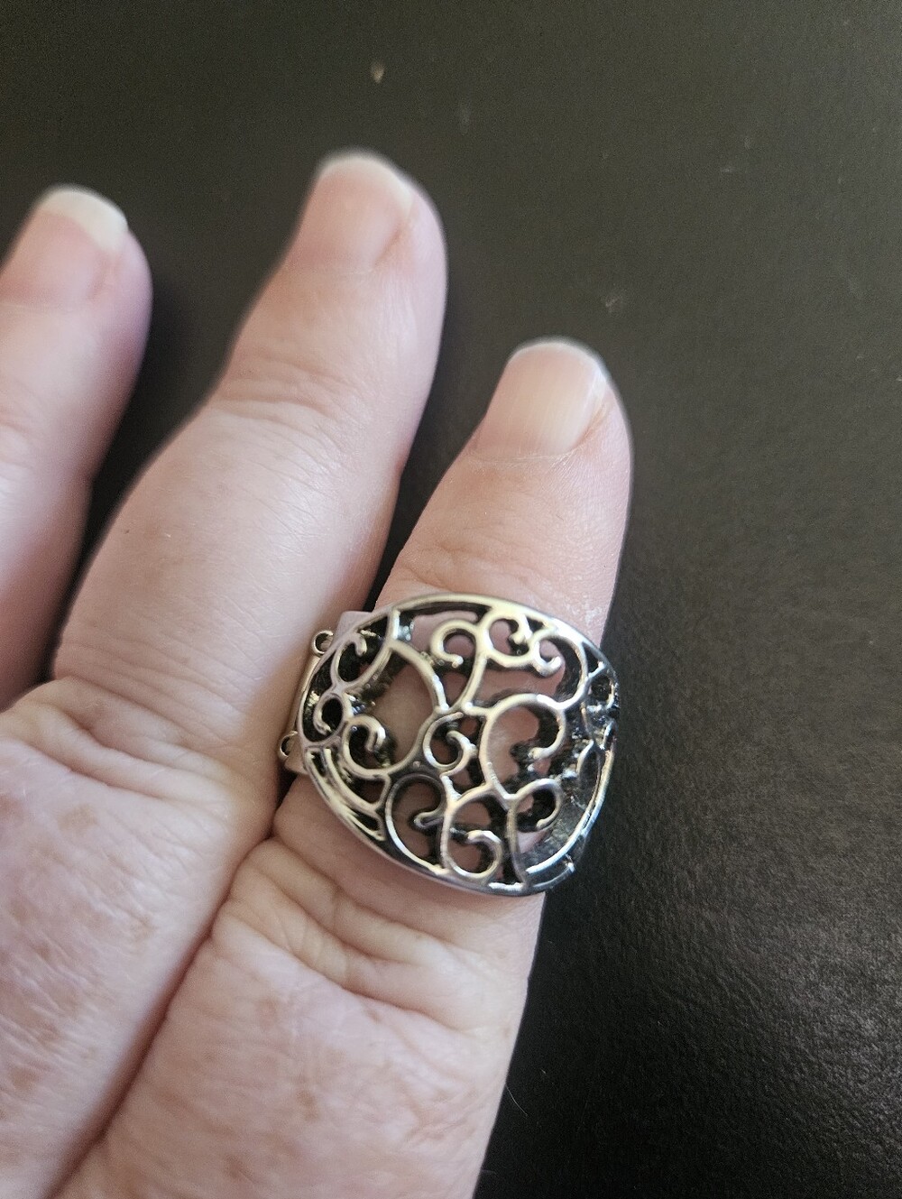 Filigree Heart Pattern Silver Ring - Women's Fashion Jewelry